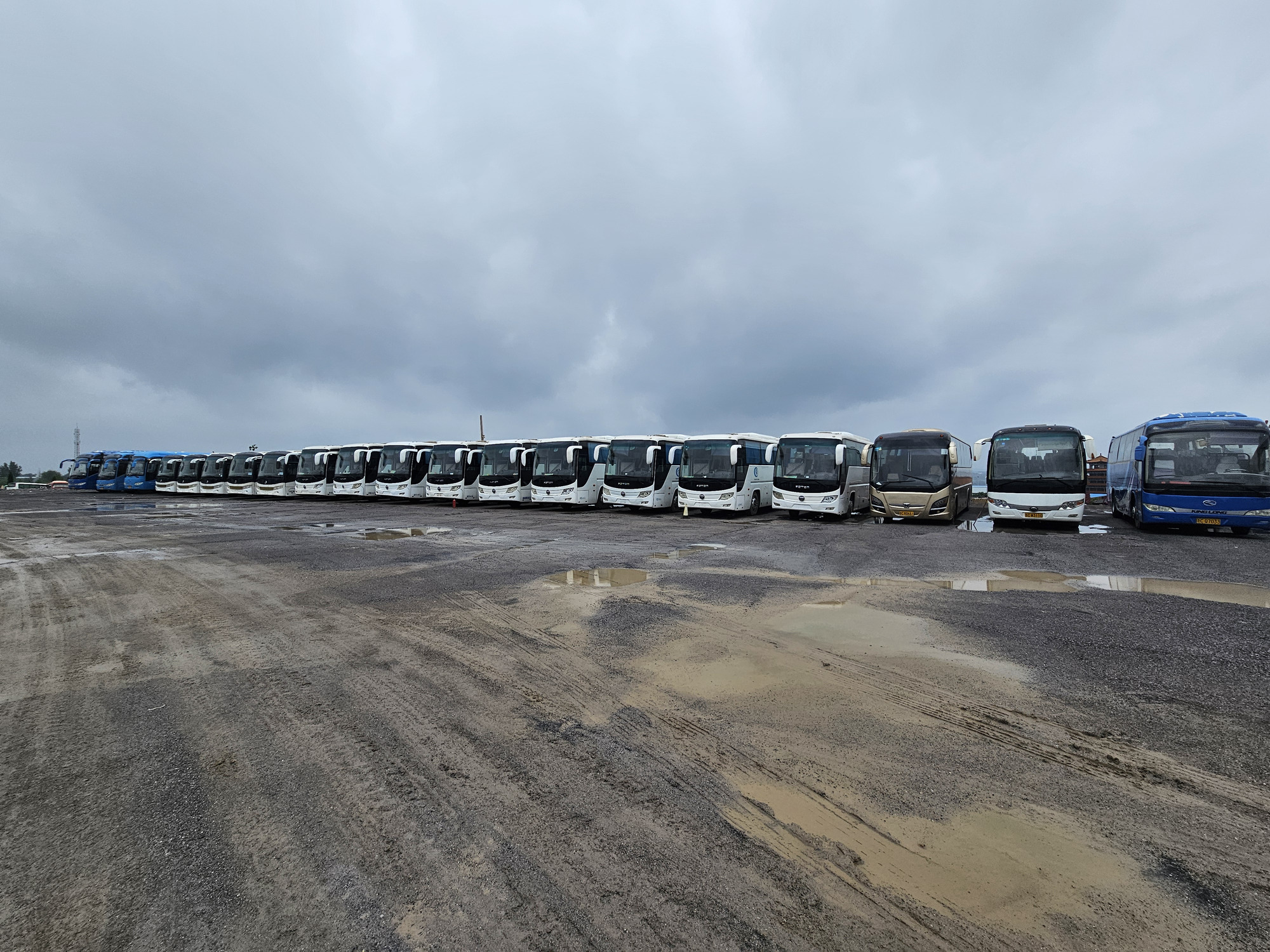 Qingdao Higher Weight Trade Co. LTD - Kuorma-autot SINOTRUK - ilmastointilaite undefined: kuva Qingdao Higher Weight Trade Co. LTD - Kuorma-autot SINOTRUK - ilmastointilaite undefined