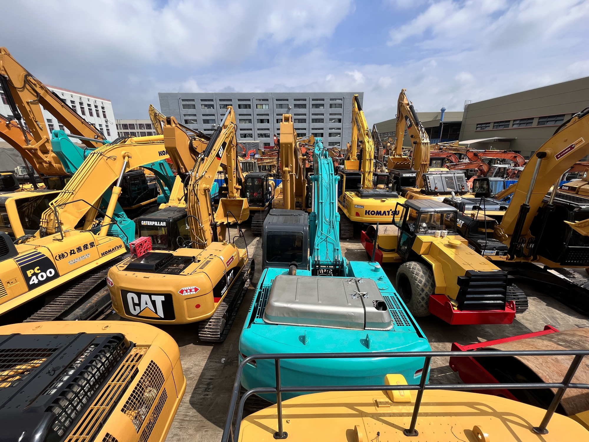 Qingdao Higher Weight Trade Co. LTD - Kuorma-autot SINOTRUK - ilmastointilaite undefined: kuva Qingdao Higher Weight Trade Co. LTD - Kuorma-autot SINOTRUK - ilmastointilaite undefined