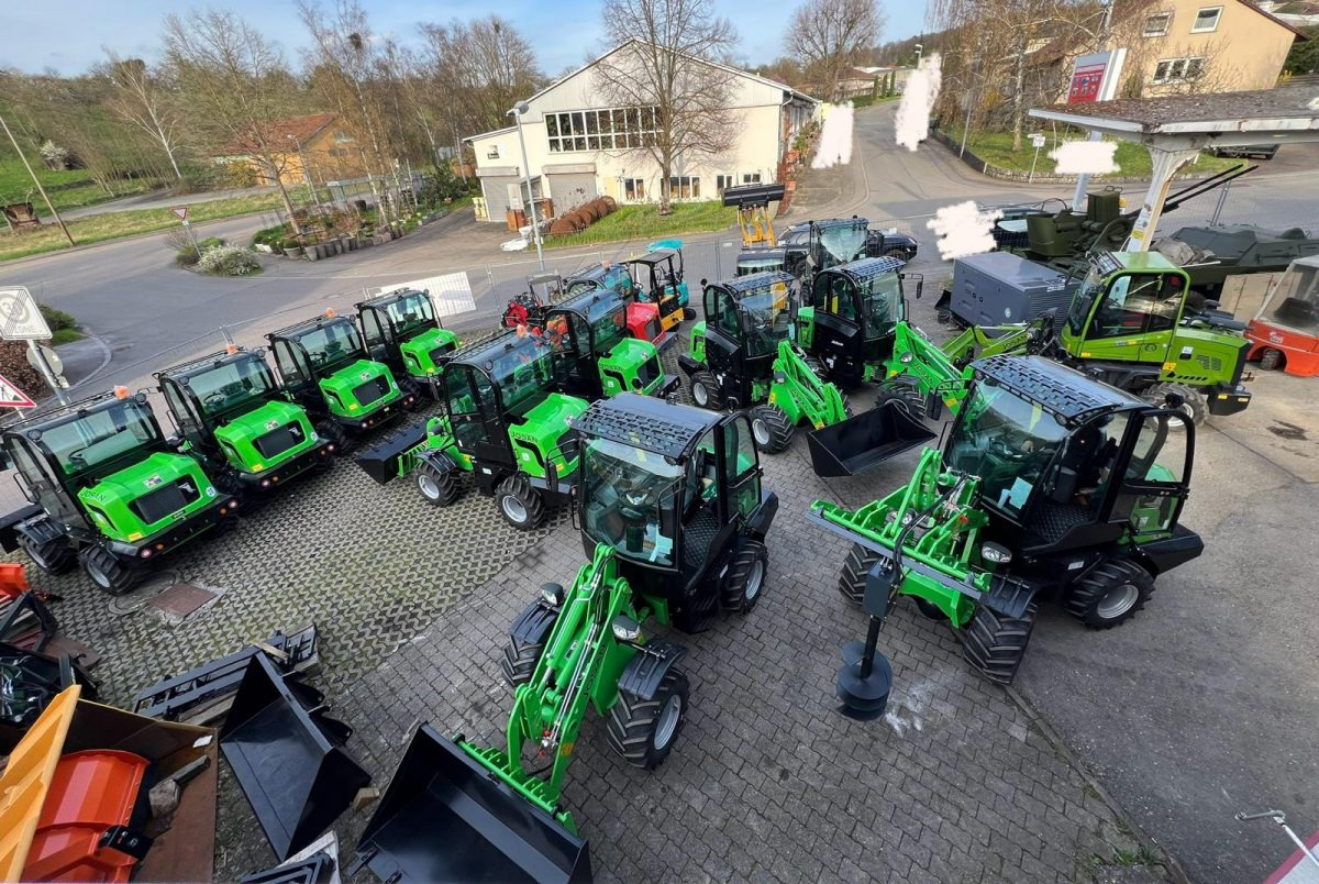 Josan Baumaschinen e.K.  Sandra Stapf undefined: kuva Josan Baumaschinen e.K.  Sandra Stapf undefined