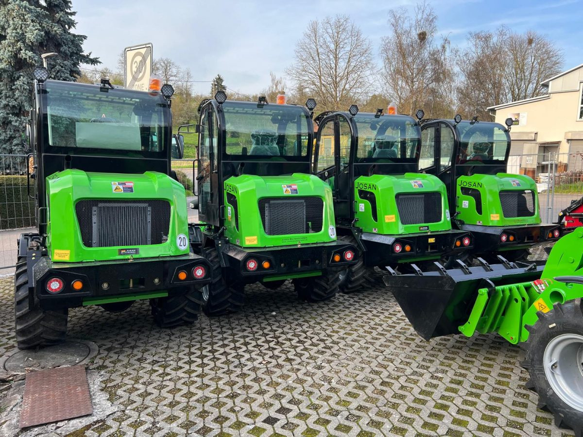 Josan Baumaschinen e.K.  Sandra Stapf undefined: kuva Josan Baumaschinen e.K.  Sandra Stapf undefined