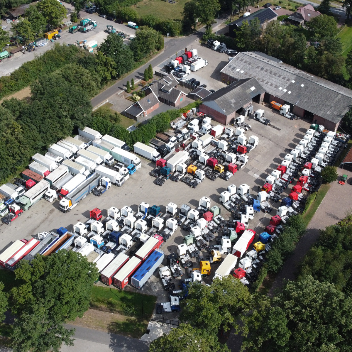 Hesselink Trucks B.V. - Tavara-autot - vaihdelaatikko: käsivaihdelaatikko, ilmastointilaite undefined: kuva Hesselink Trucks B.V. - Tavara-autot - vaihdelaatikko: käsivaihdelaatikko, ilmastointilaite undefined