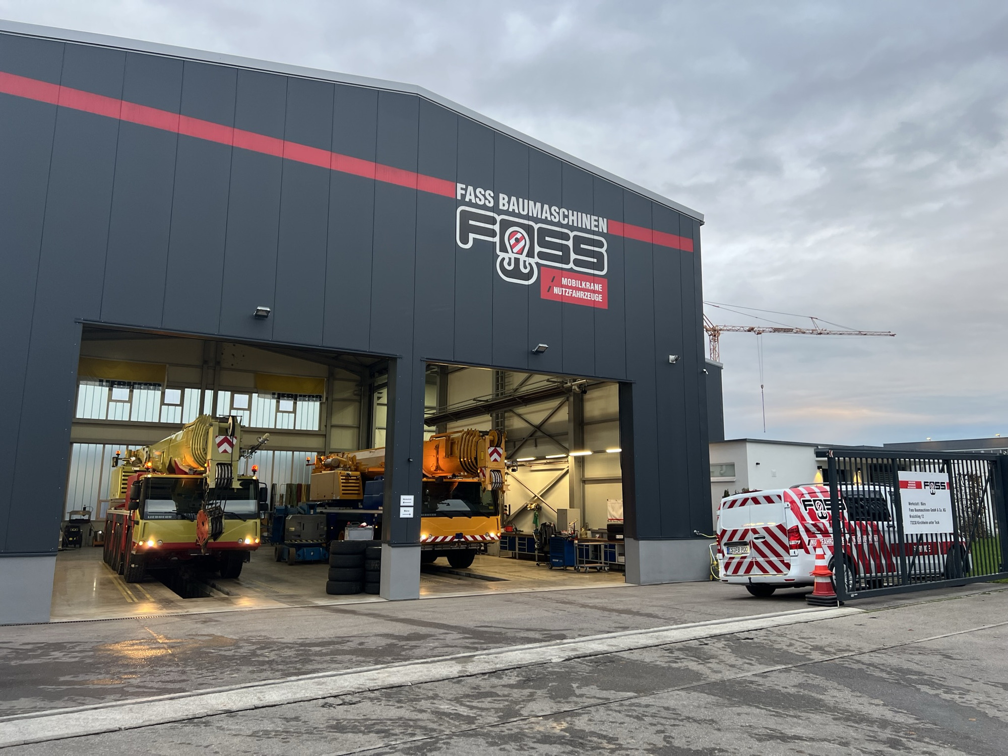 Fass Baumaschinen GmbH & Co. KG - Kuorma-autot VOLVO - Vuosi: 2024 undefined: kuva Fass Baumaschinen GmbH & Co. KG - Kuorma-autot VOLVO - Vuosi: 2024 undefined