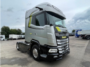 Vetopöytäauto DAF XG+ 480
