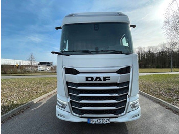Vetopöytäauto DAF XG 480