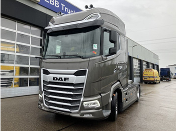 Vetopöytäauto DAF XG 530