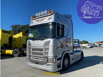 Vetopöytäauto SCANIA R 500