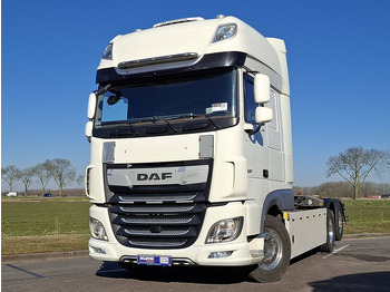 Koukkulava kuorma-auto DAF XF 480