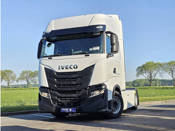 Vetopöytäauto IVECO S-WAY