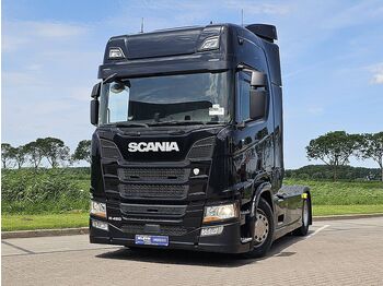 Vetopöytäauto SCANIA R 450