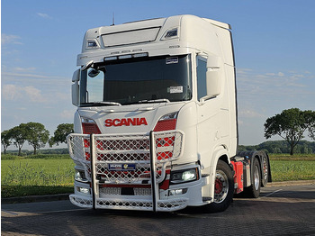 Vetopöytäauto SCANIA R