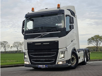 Vetopöytäauto VOLVO FH 500