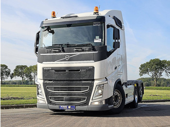 Vetopöytäauto VOLVO FH 500
