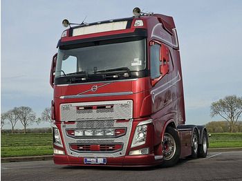 Vetopöytäauto VOLVO FH 540