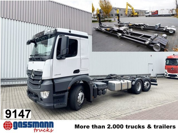 Koukkulava kuorma-auto MERCEDES-BENZ Actros 2548