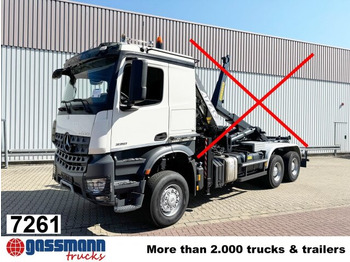 Koukkulava kuorma-auto MERCEDES-BENZ Arocs 3351