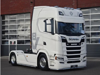 Vetopöytäauto SCANIA