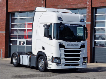 Vetopöytäauto SCANIA R 450