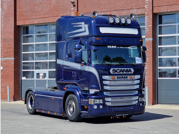 Vetopöytäauto SCANIA R 520