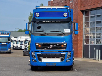 Koukkulava kuorma-auto Volvo FH 16.700 Globetrotter 6x2*4 - Palfinger T20 Hook - Retarder - Steering axle: kuva Koukkulava kuorma-auto Volvo FH 16.700 Globetrotter 6x2*4 - Palfinger T20 Hook - Retarder - Steering axle