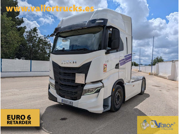 Vetopöytäauto IVECO S-WAY