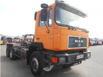 Koukkulava kuorma-auto MAN 32.322: kuva Koukkulava kuorma-auto MAN 32.322