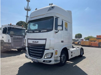 Vetopöytäauto DAF XF 105 510