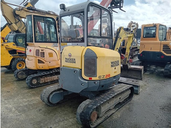Minikuormaaja Wacker Neuson EZ28: kuva Minikuormaaja Wacker Neuson EZ28 Minikuormaaja Wacker Neuson EZ28: kuva Minikuormaaja Wacker Neuson EZ28