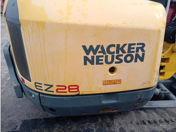 Minikuormaaja Wacker Neuson EZ28: kuva Minikuormaaja Wacker Neuson EZ28 Minikuormaaja Wacker Neuson EZ28: kuva Minikuormaaja Wacker Neuson EZ28