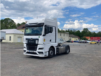 Vetopöytäauto MAN TGX 18.510