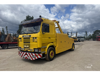 Kuljetin kuorma-auto SCANIA R143