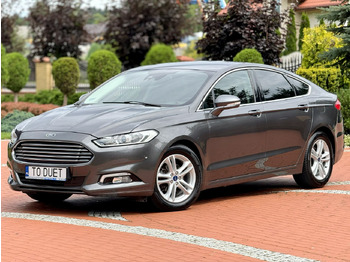 Henkilöauto FORD
