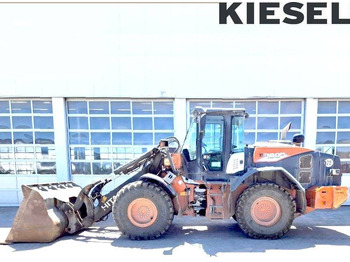 Pyöräkuormaaja HITACHI ZW180