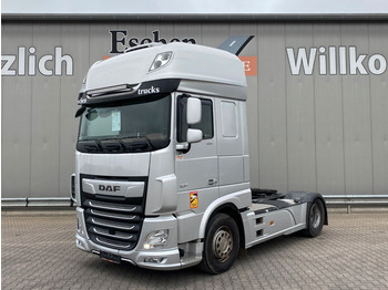 Vetopöytäauto DAF XF 530