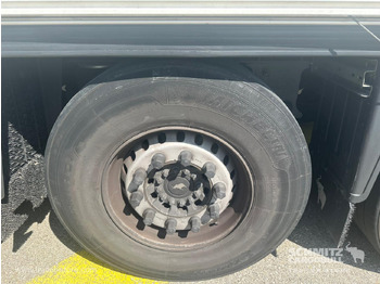 Isoterminen puoliperävaunu SCHMITZ Reefer Standard Taillift: kuva Isoterminen puoliperävaunu SCHMITZ Reefer Standard Taillift