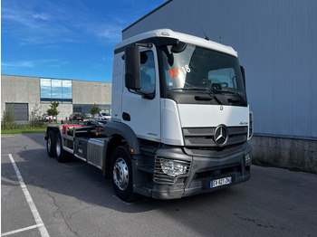 Koukkulava kuorma-auto Mercedes-Benz Actros 2543: kuva Koukkulava kuorma-auto Mercedes-Benz Actros 2543