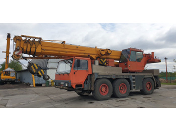 Ajoneuvonosturi LIEBHERR LTM 1050/1