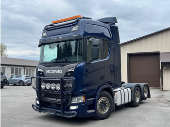 Vetopöytäauto SCANIA R 500