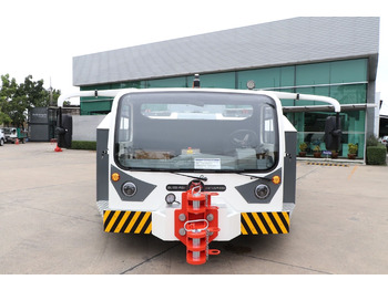 Uusi Pushback-traktori BlissFox 50D: kuva Uusi Pushback-traktori BlissFox 50D