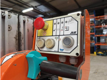 Pystymastonostin JLG Toucan Duo: kuva Pystymastonostin JLG Toucan Duo