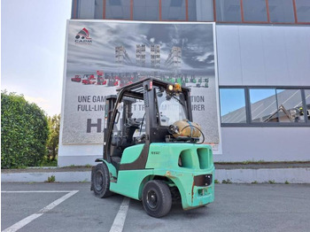 Kaasutrukki Yale GLP30VX: kuva Kaasutrukki Yale GLP30VX