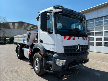 Kippiauto kuorma-auto MERCEDES-BENZ Arocs 1832