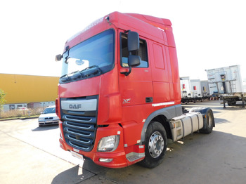 Vetopöytäauto DAF XF 510