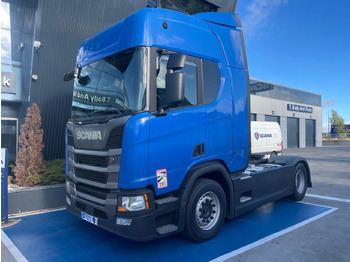 Vetopöytäauto SCANIA R 450