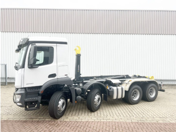 Koukkulava kuorma-auto MERCEDES-BENZ Arocs 3240