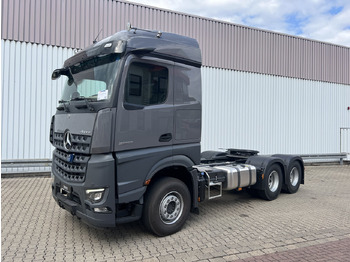 Vetopöytäauto MERCEDES-BENZ Arocs 2653