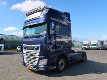 Vetopöytäauto DAF XF 530