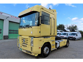 Vetopöytäauto RENAULT Magnum 480
