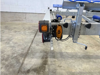 Uusi Venetraileri TPV BA2700-L 100 Bootsanhänger: kuva Uusi Venetraileri TPV BA2700-L 100 Bootsanhänger
