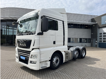 Vetopöytäauto MAN TGX