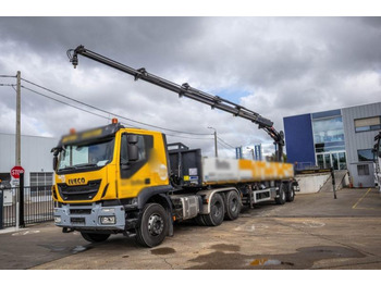 Lava-kuorma-auto IVECO Trakker